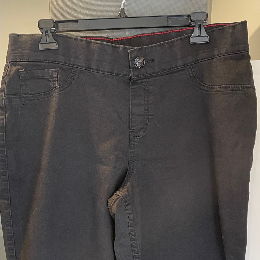 Classic Black Women's Jegging